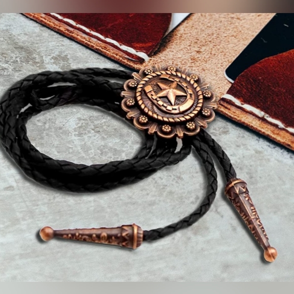 New copper horshoe star leather bolo tie approximately 40".  Silver or copper - Picture 4 of 9